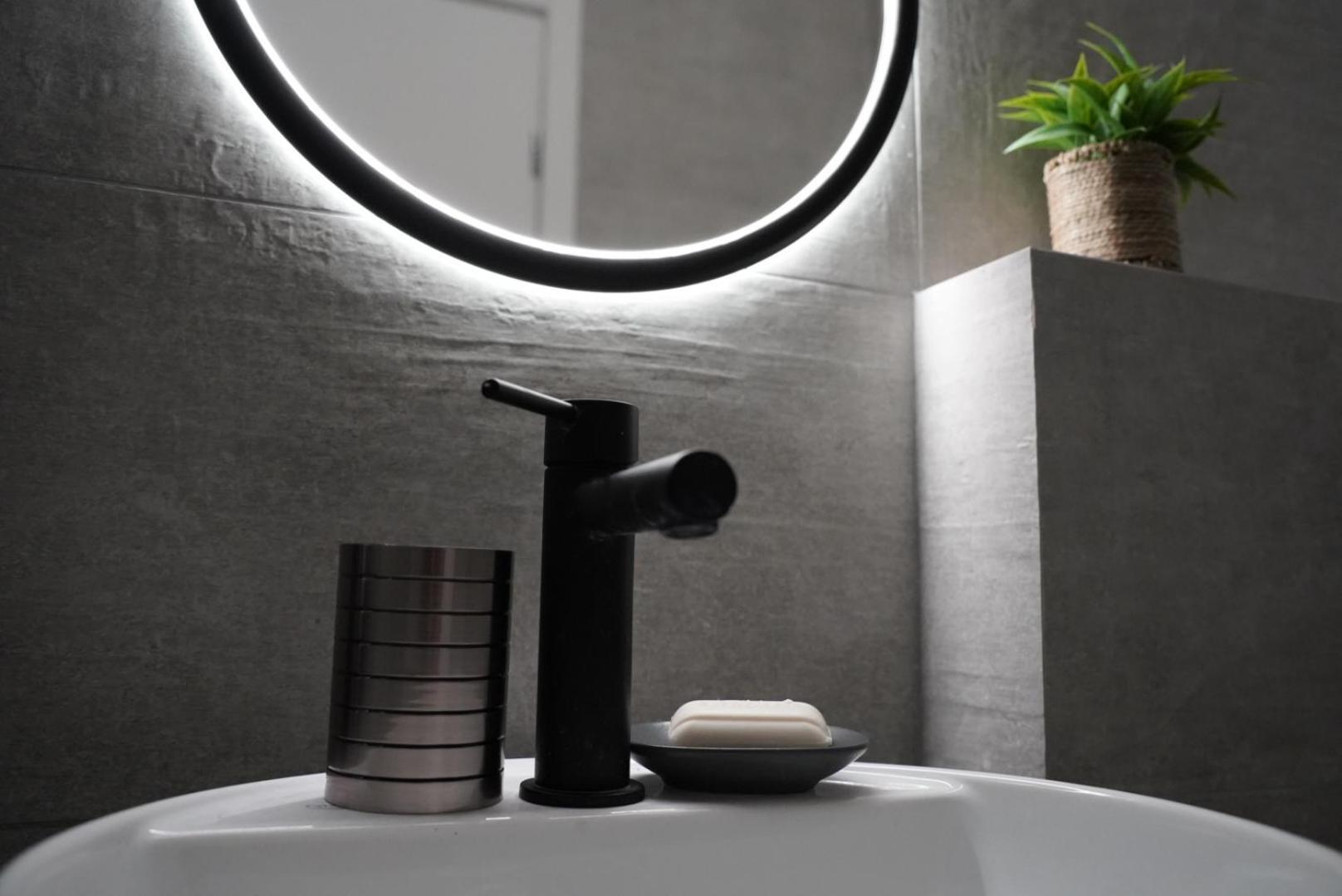 Bright & Cozy Apartment, أثينا المظهر الخارجي الصورة